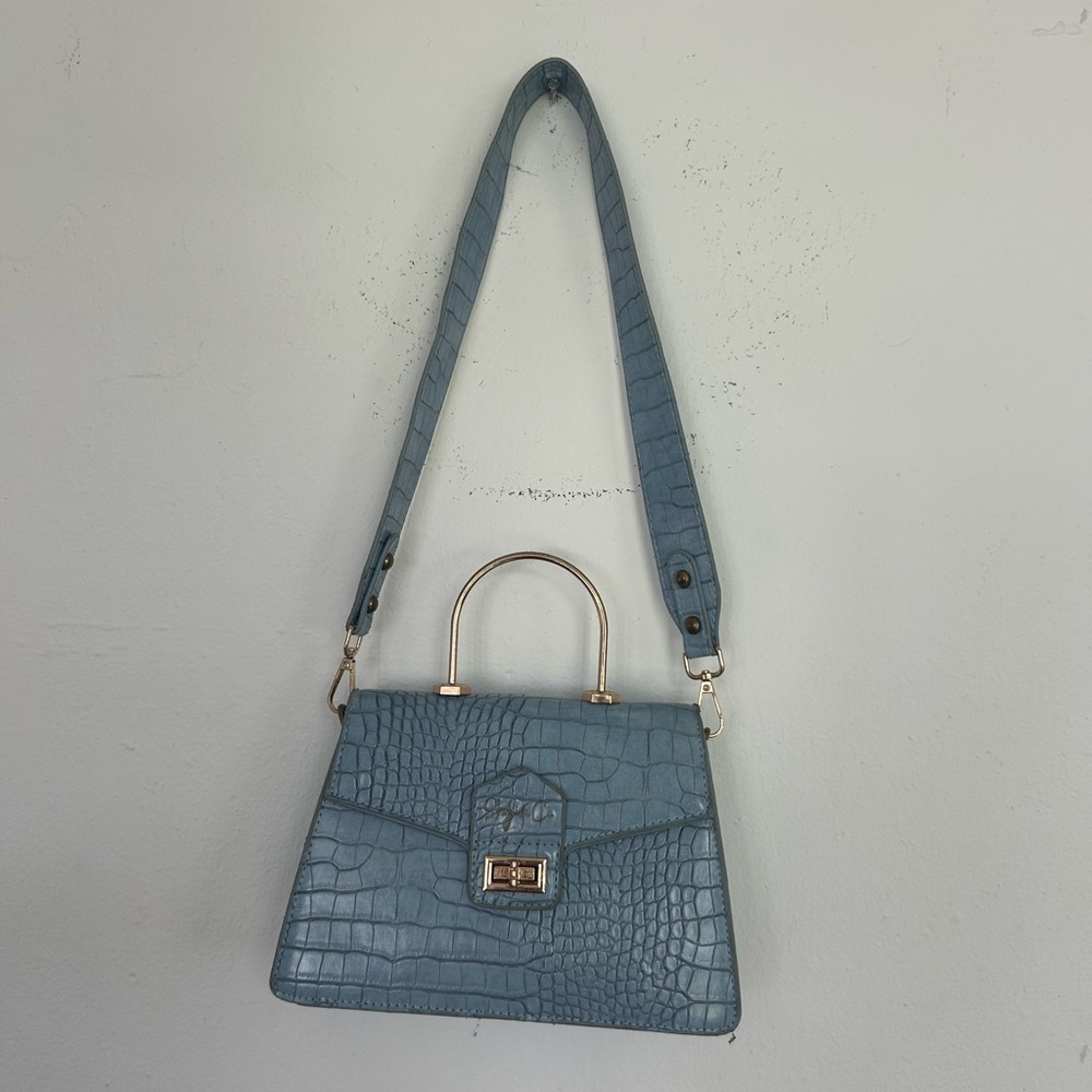 Shydiva Co. Tracee Wallet Removable Strap Powder Blue